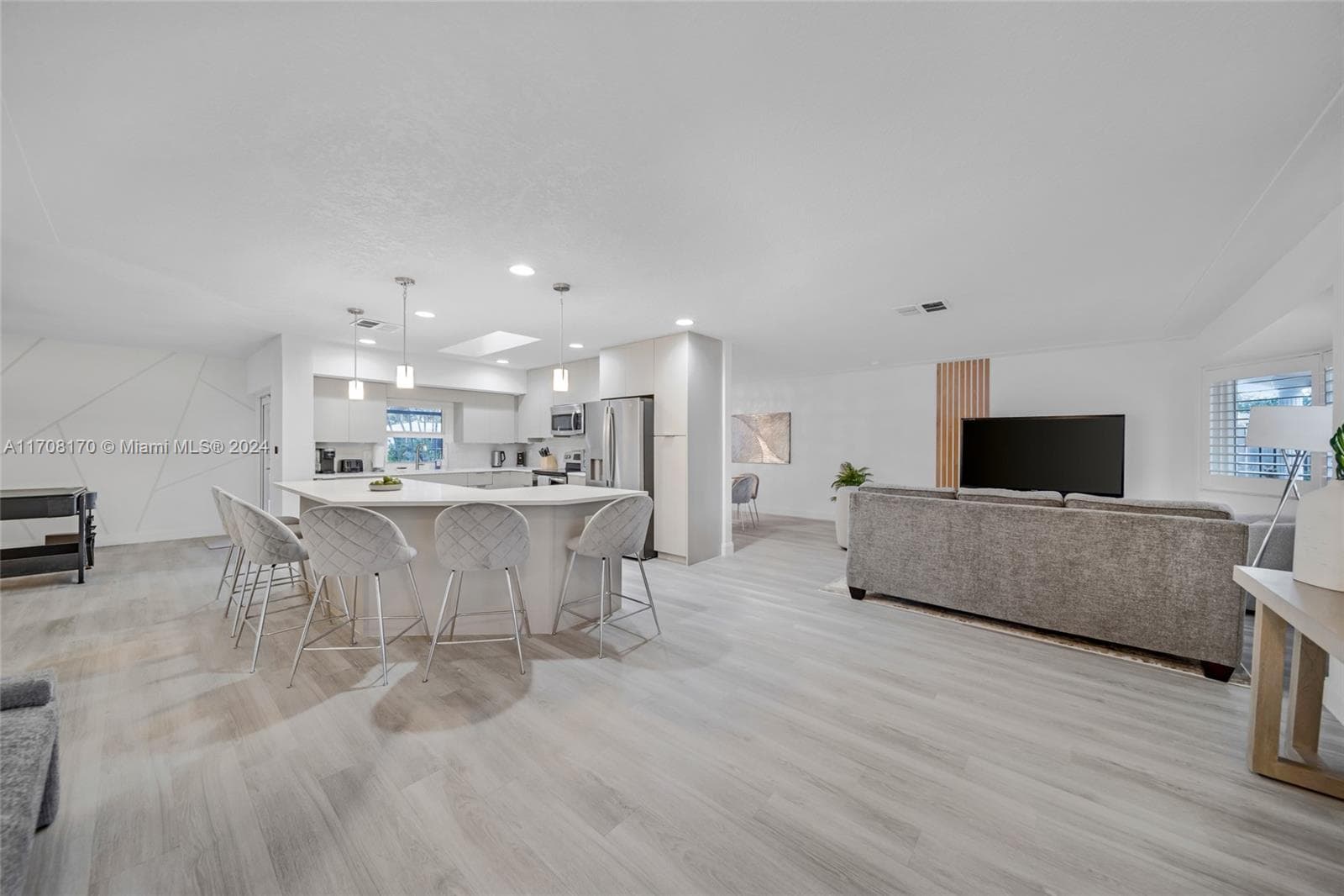 2031 22nd Ave 5