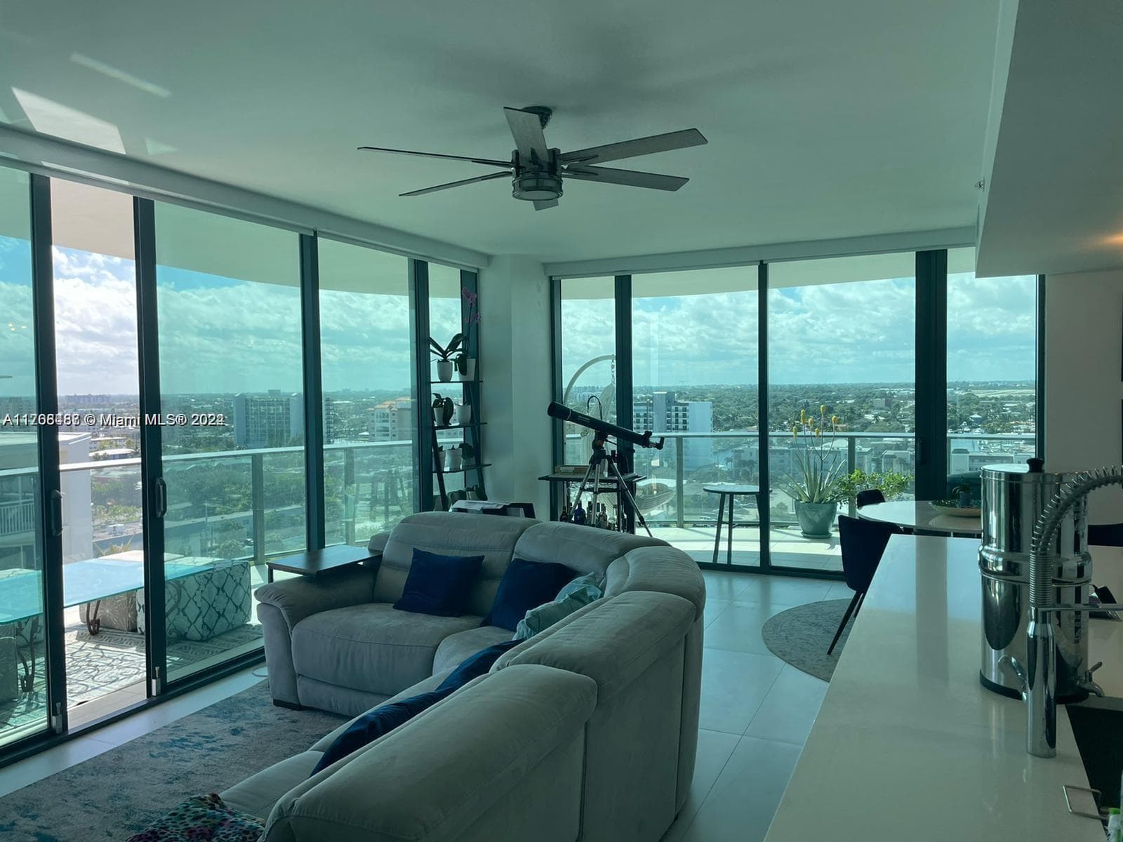 730 Ocean Blvd 1205 photo 6
