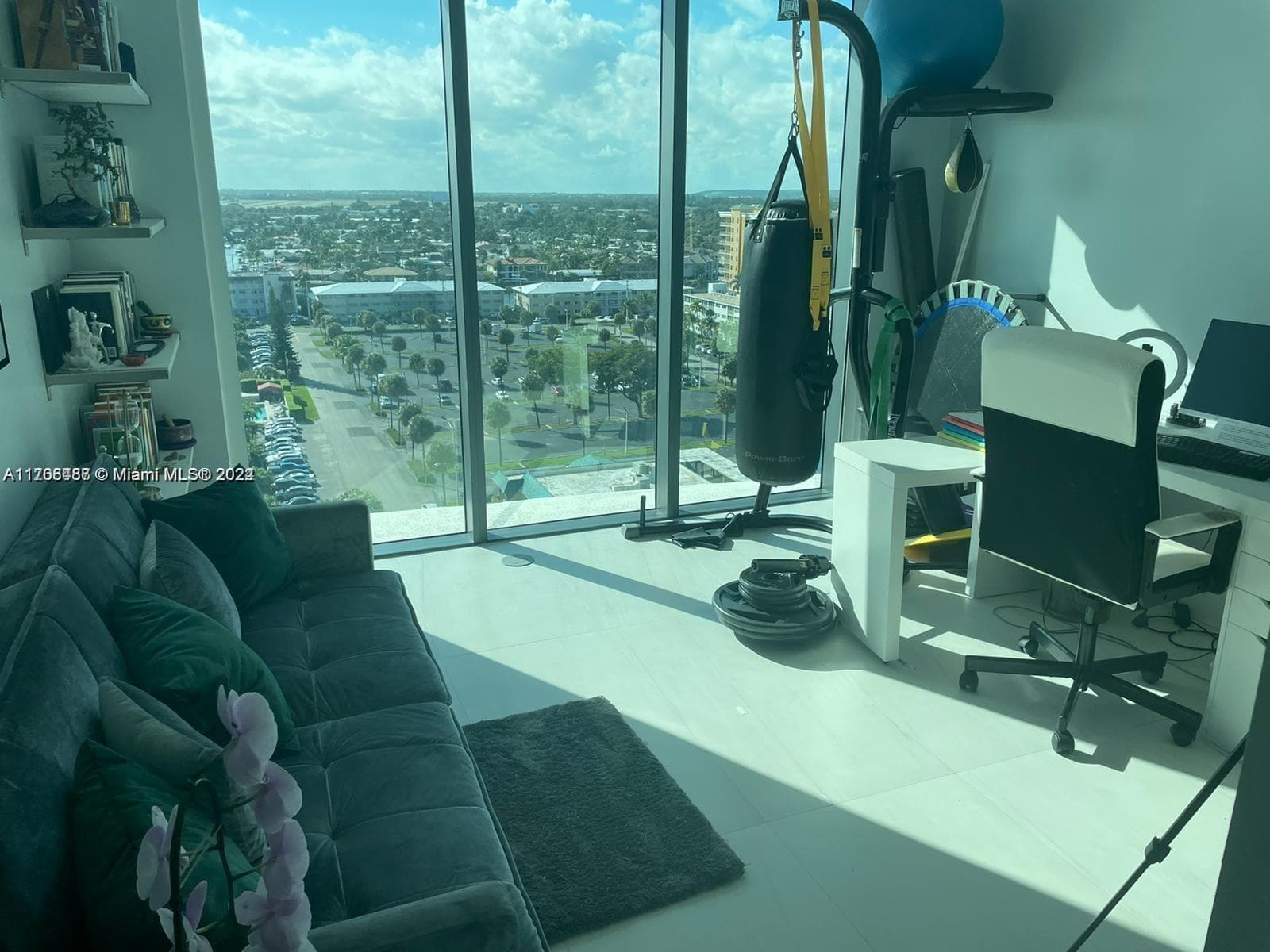 730 Ocean Blvd 1205 photo 11
