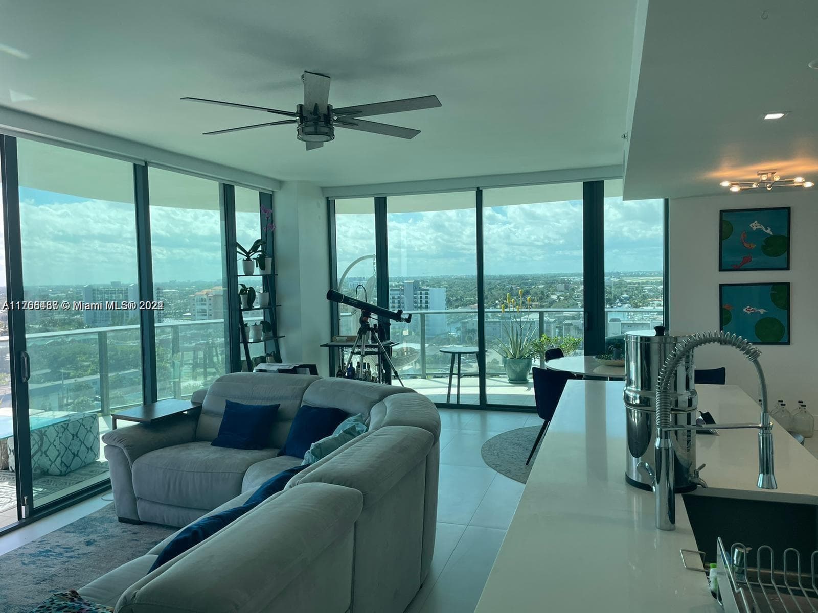 730 Ocean Blvd 1205 photo 8