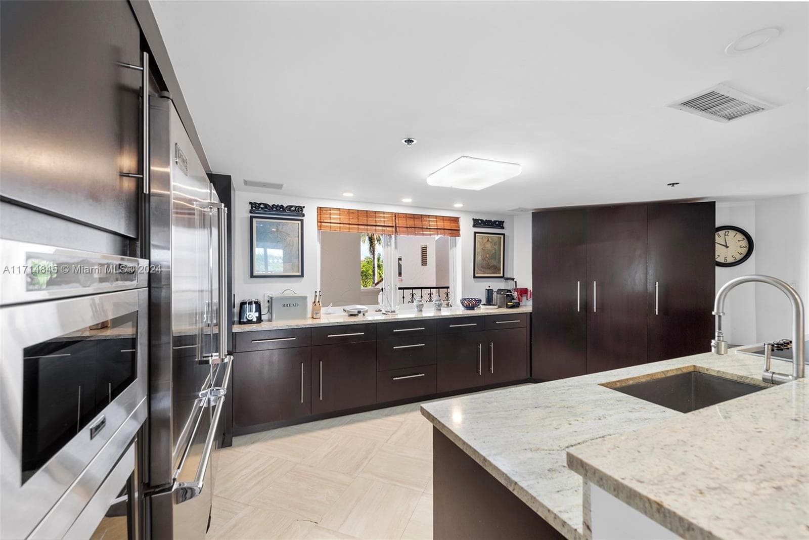 2444 Fisher Island Dr 5404 photo 23