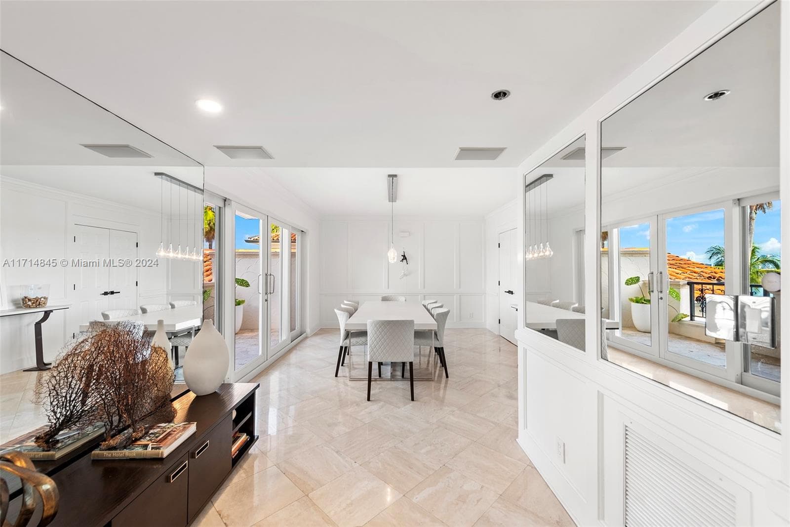 2444 Fisher Island Dr 5404 photo 16