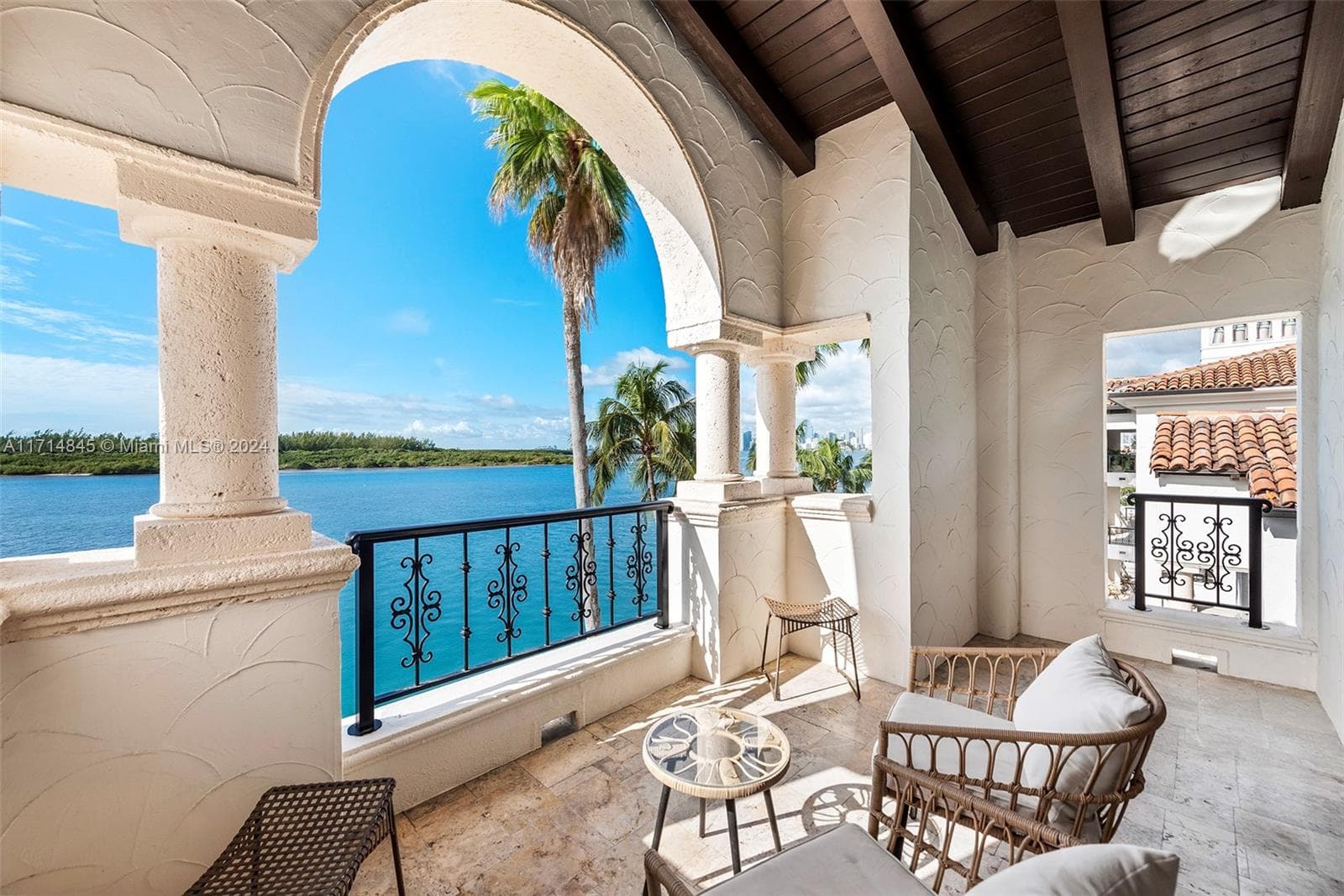 2444 Fisher Island Dr 5404 photo 8