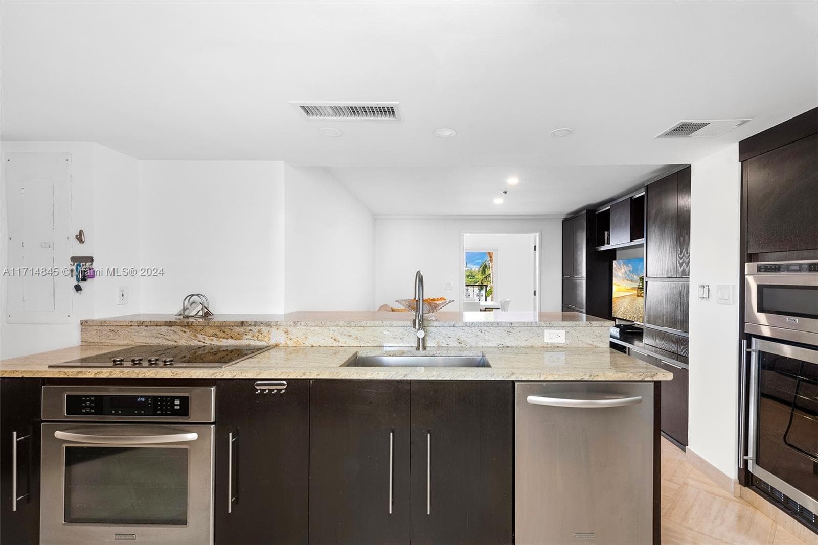 2444 Fisher Island Dr 5404 photo 21