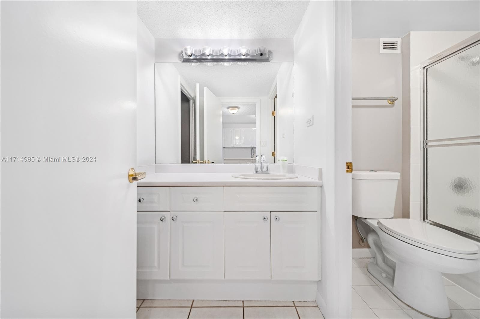2301 Collins Ave 1030 photo 22