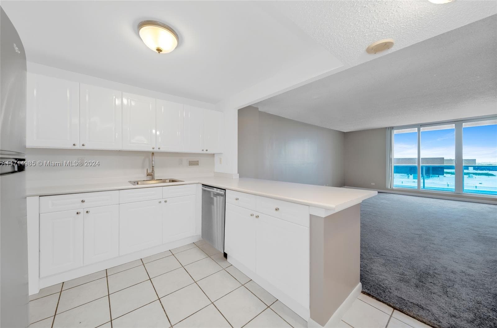 2301 Collins Ave 1030 photo 15