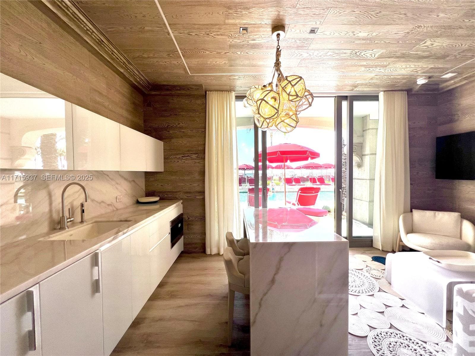 17901 Collins ave 3