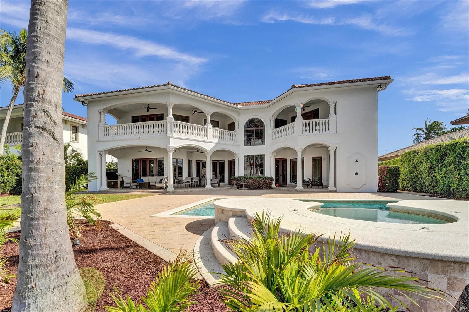 642 Palm Drive 2