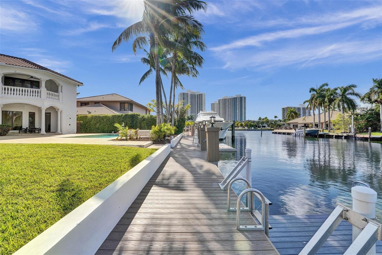 642 Palm Drive 3