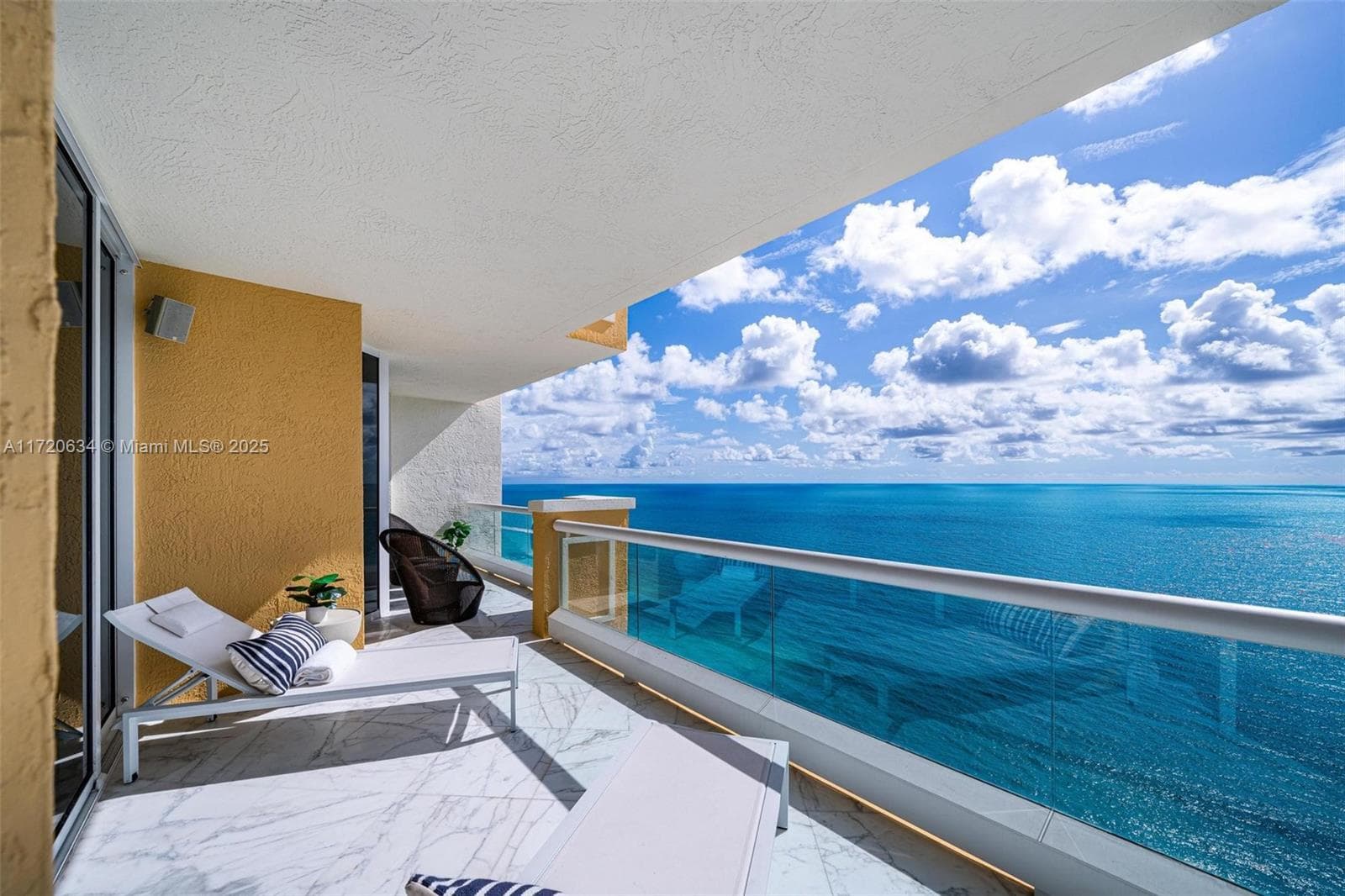 17875 Collins Ave 2