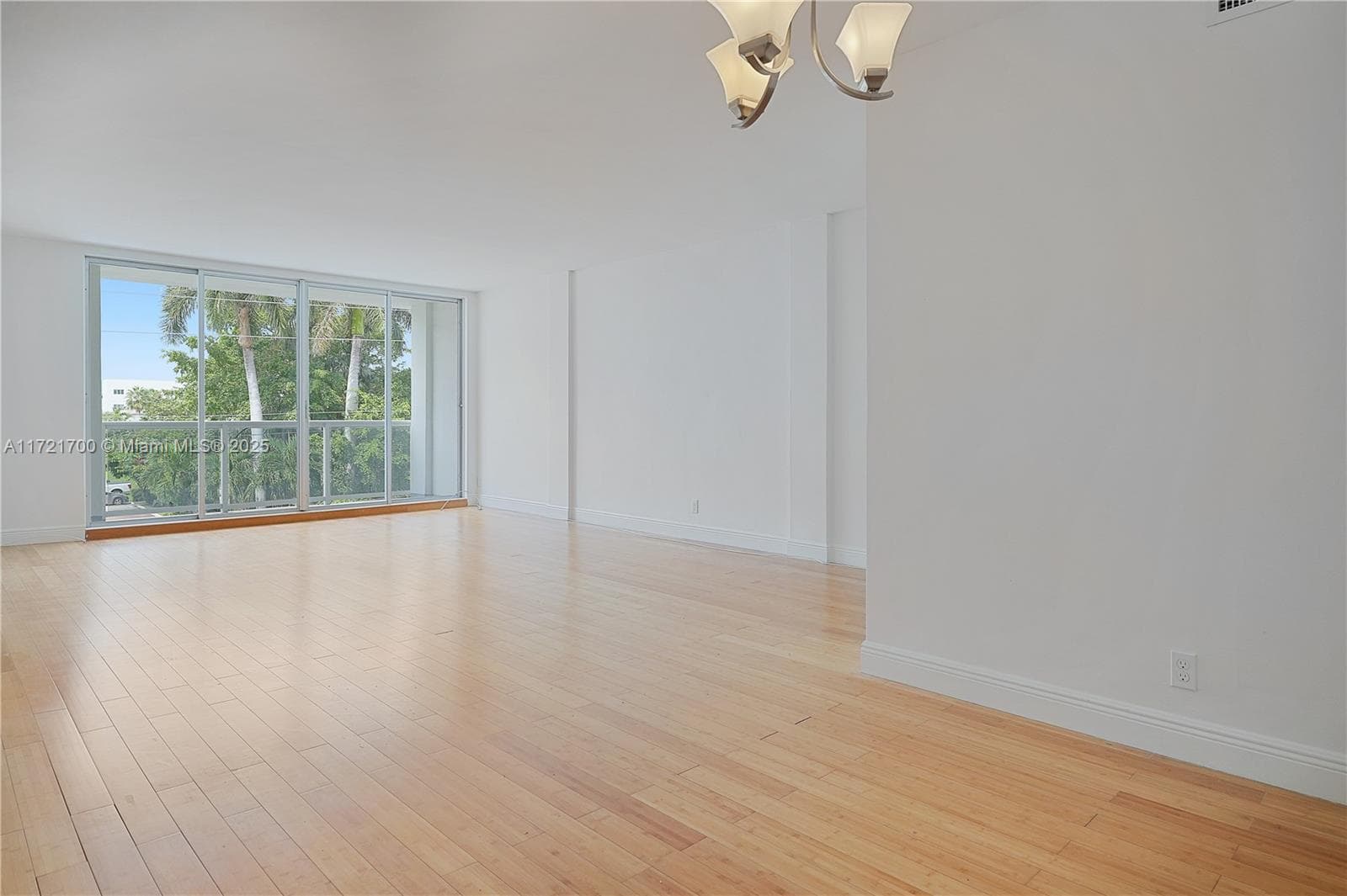 9381 E Bay Harbor Dr 301N photo 25