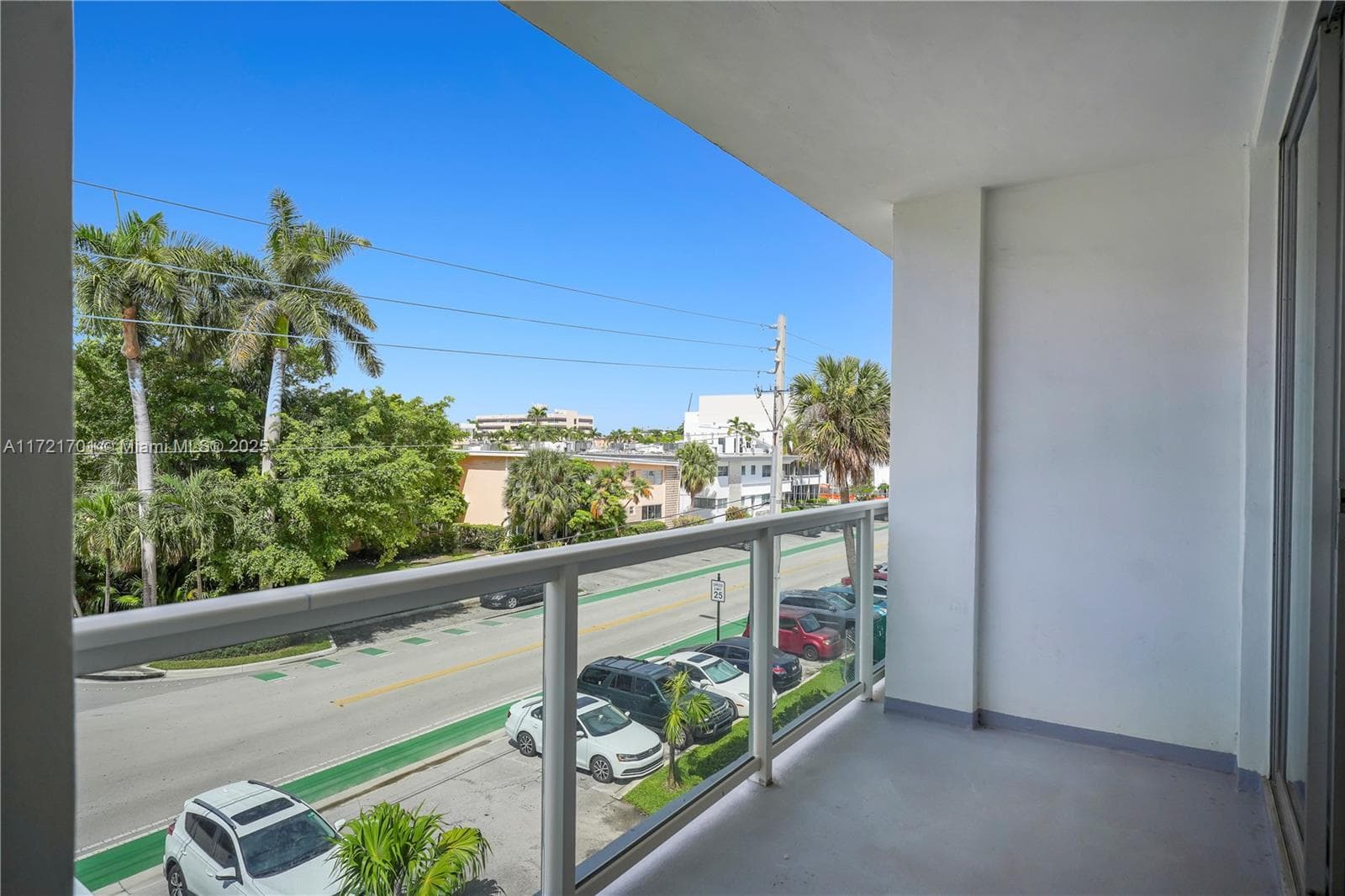 9381 E Bay Harbor Dr 401N photo 16