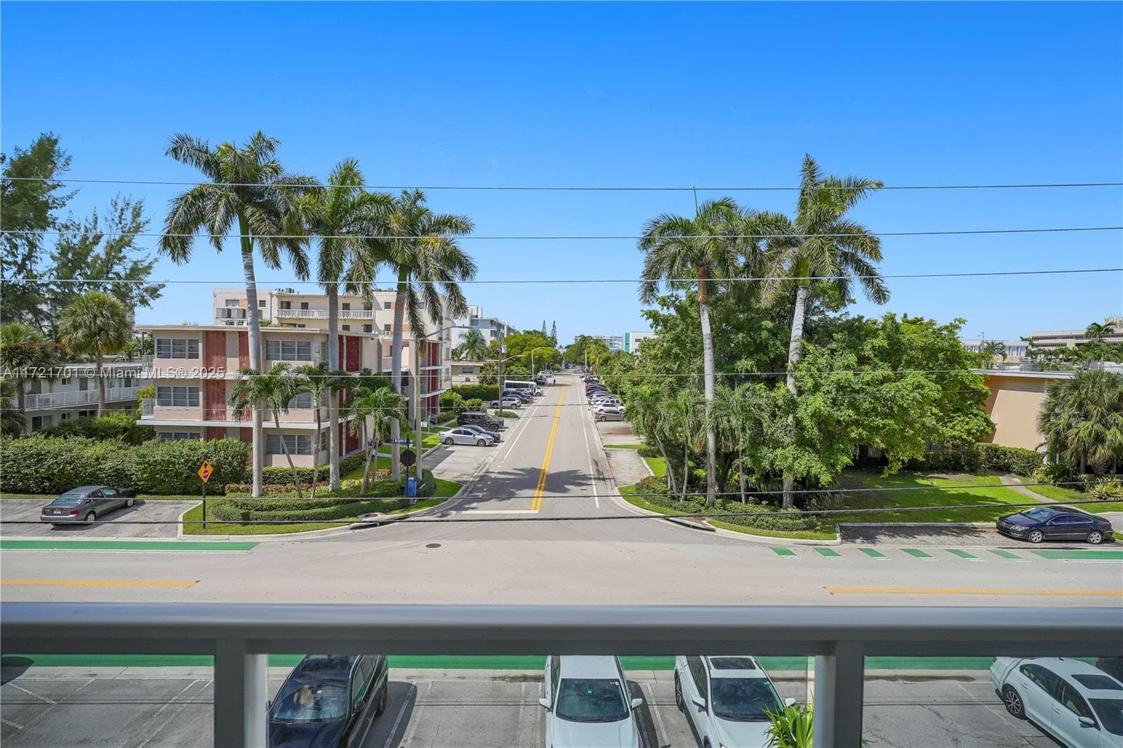 9381 E Bay Harbor Dr 401N photo 18