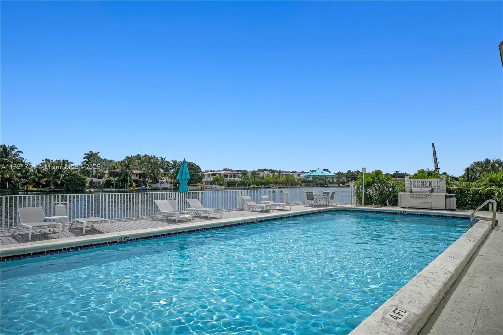 9381 E Bay Harbor Dr 401N photo 8