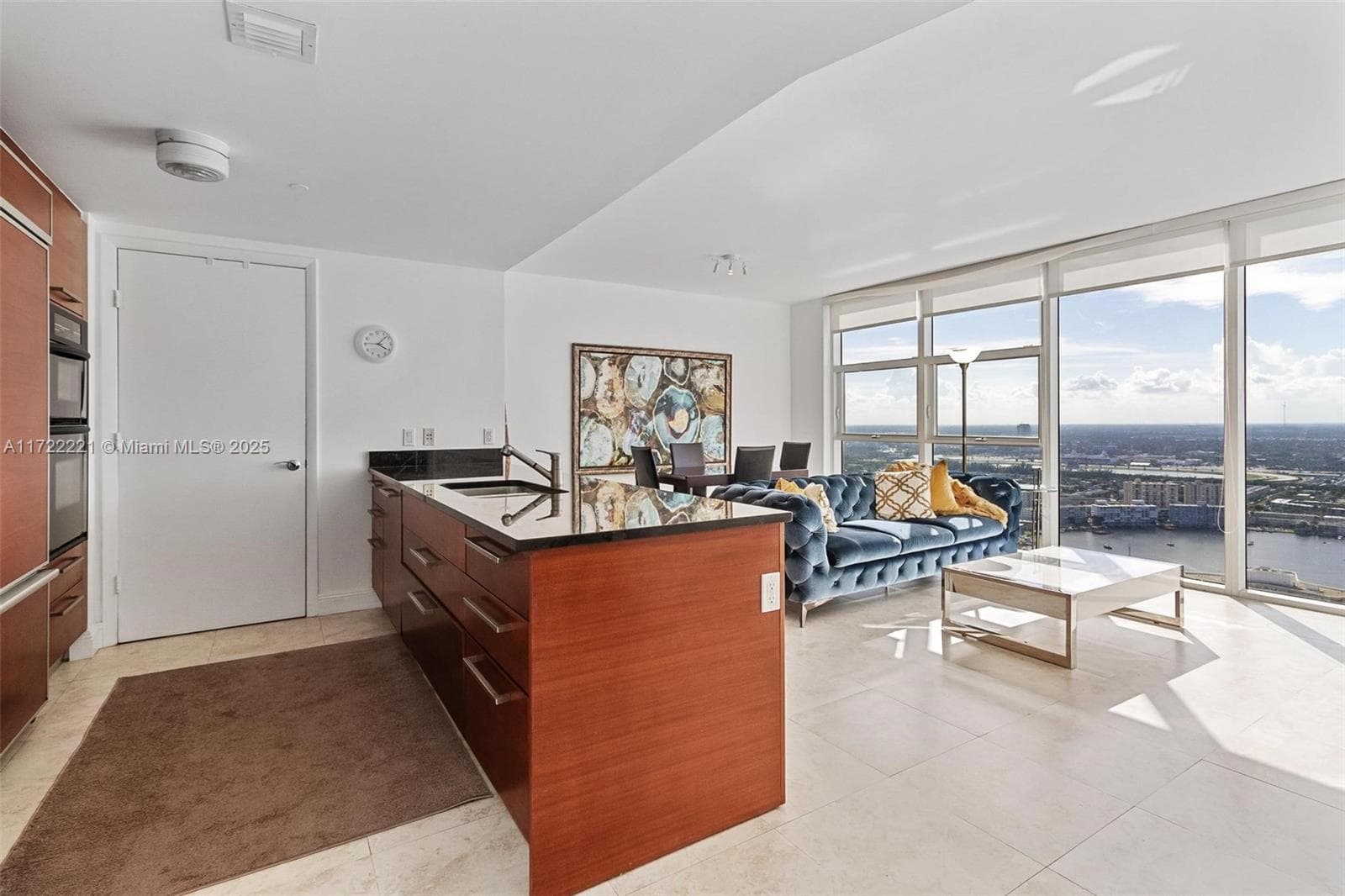 1830 Ocean Dr 5