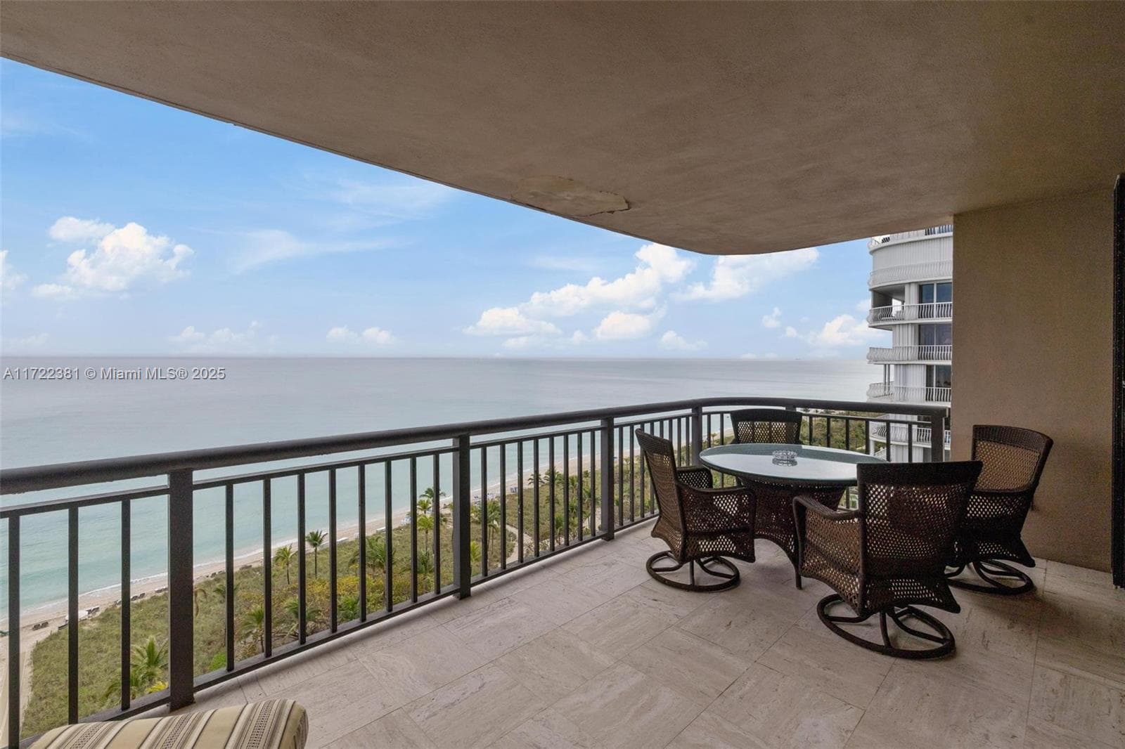 10175 Collins Ave 3