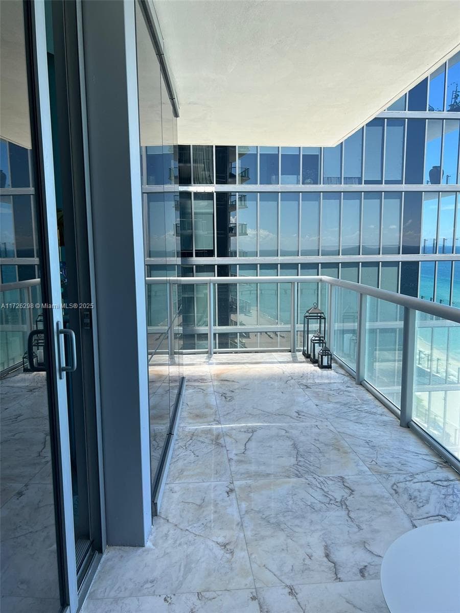 17121 Collins Ave 2