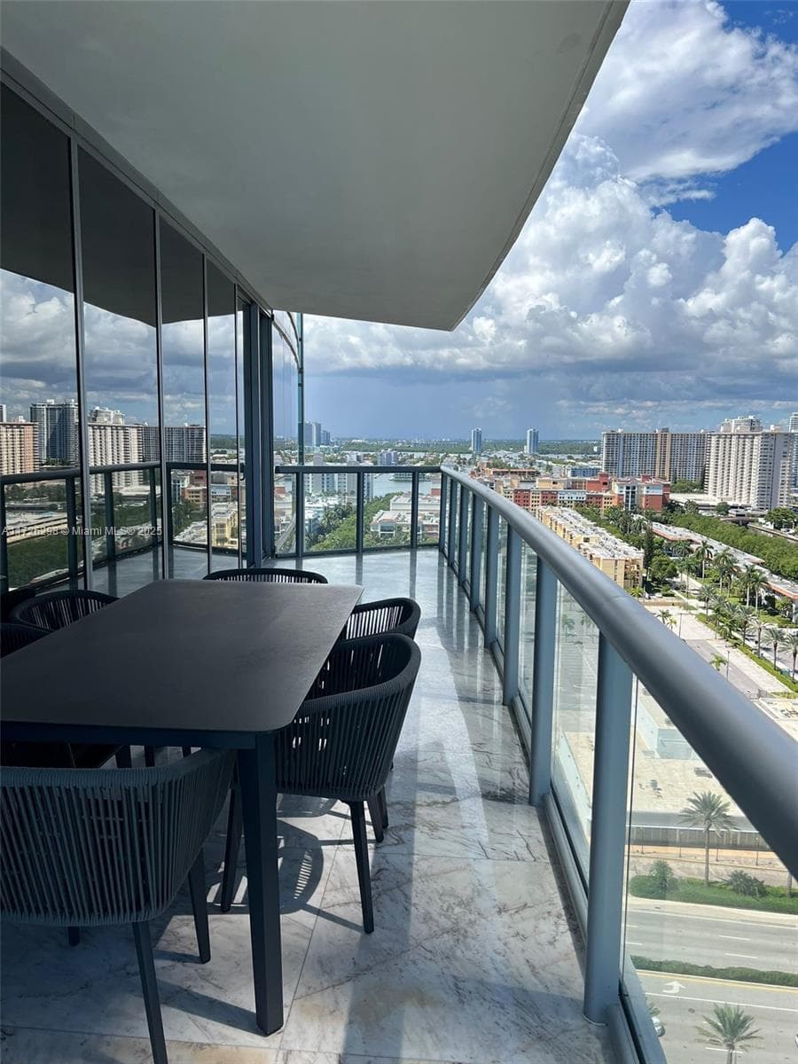 17121 Collins Ave 3
