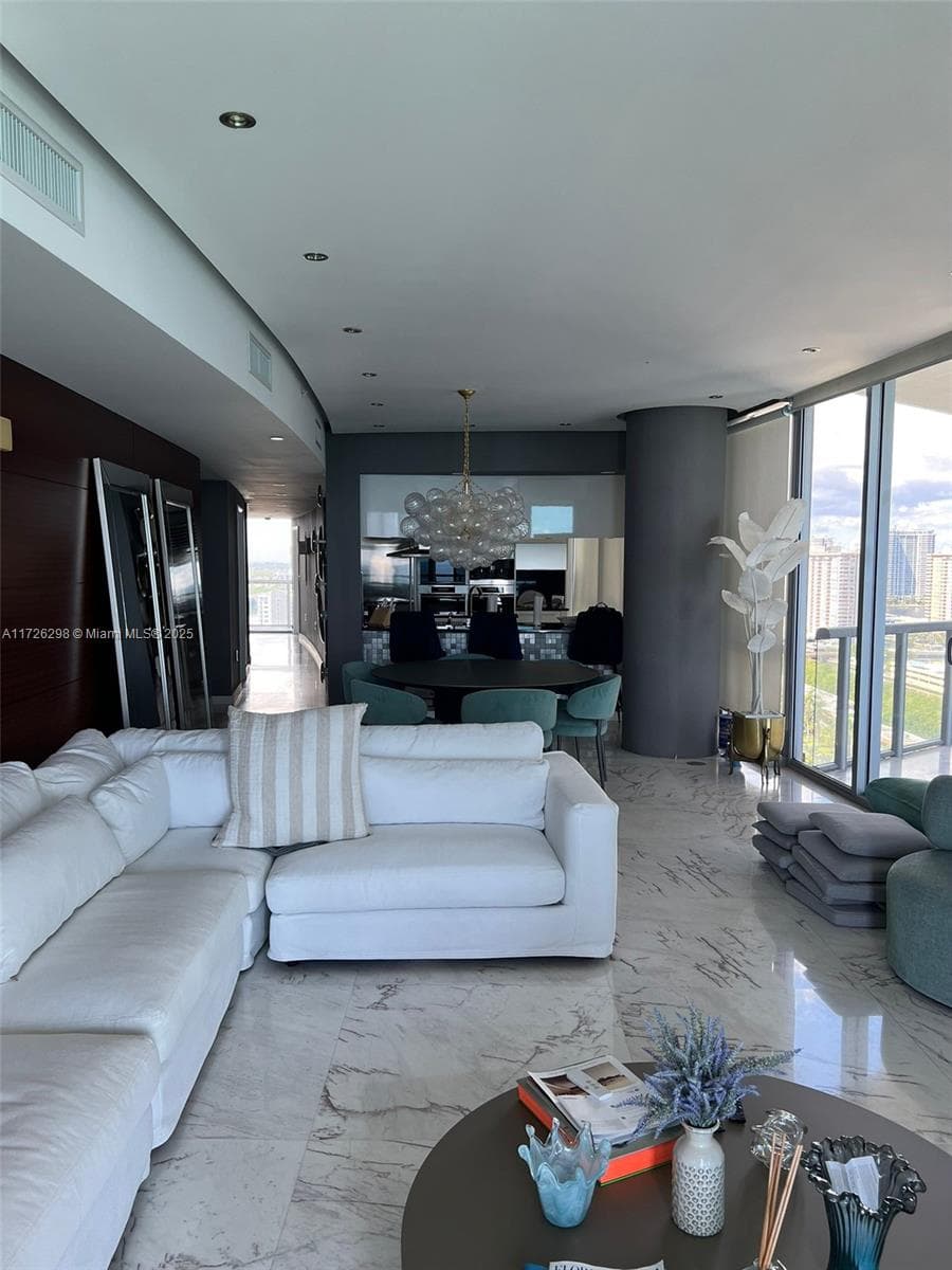 17121 Collins Ave 5