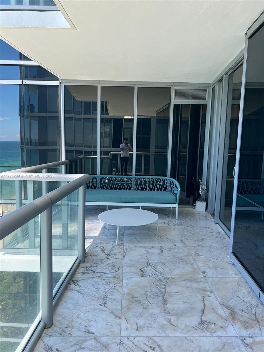 17121 Collins Ave 4