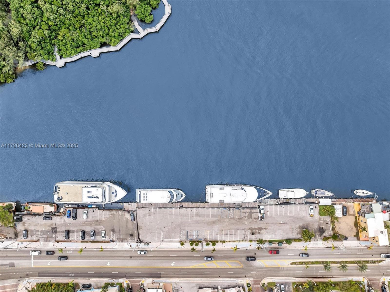 1318 Ocean Dr photo 3