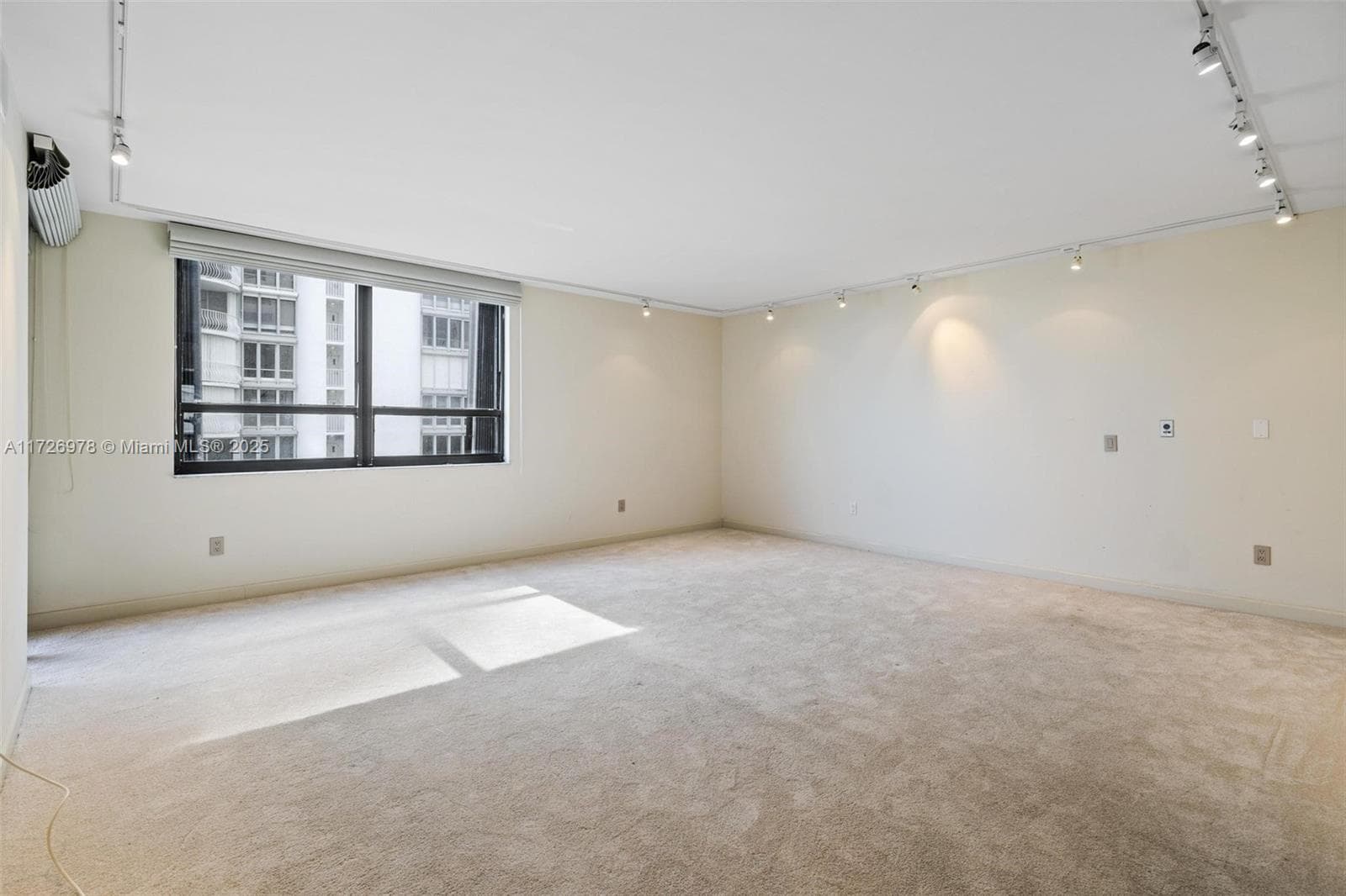 10175 Collins Ave 502 photo 23