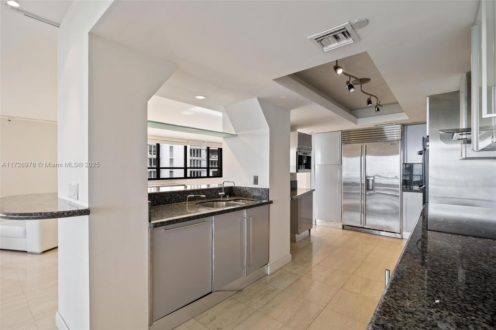 10175 Collins Ave 502 photo 9