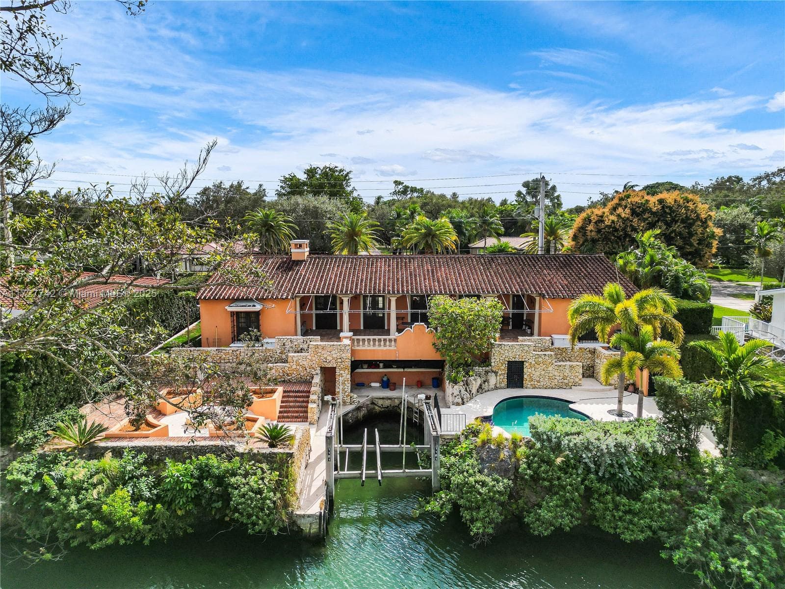 1181 Alhambra Cir 1