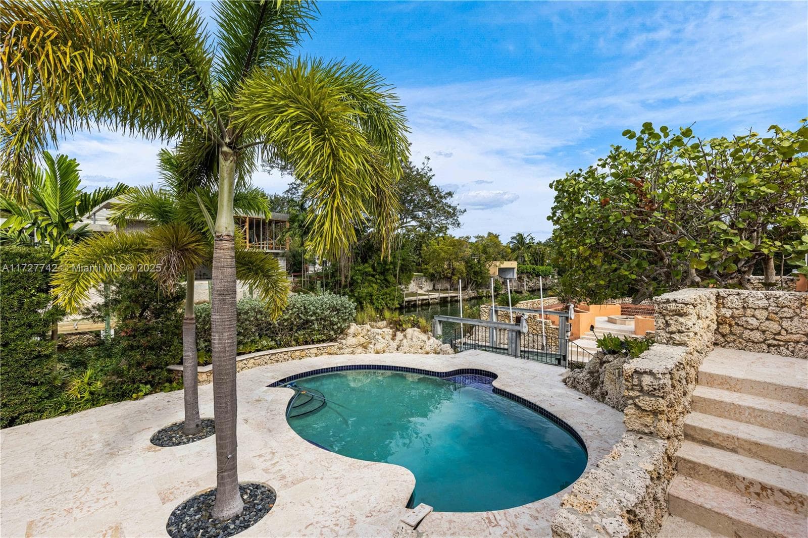 1181 Alhambra Cir 5