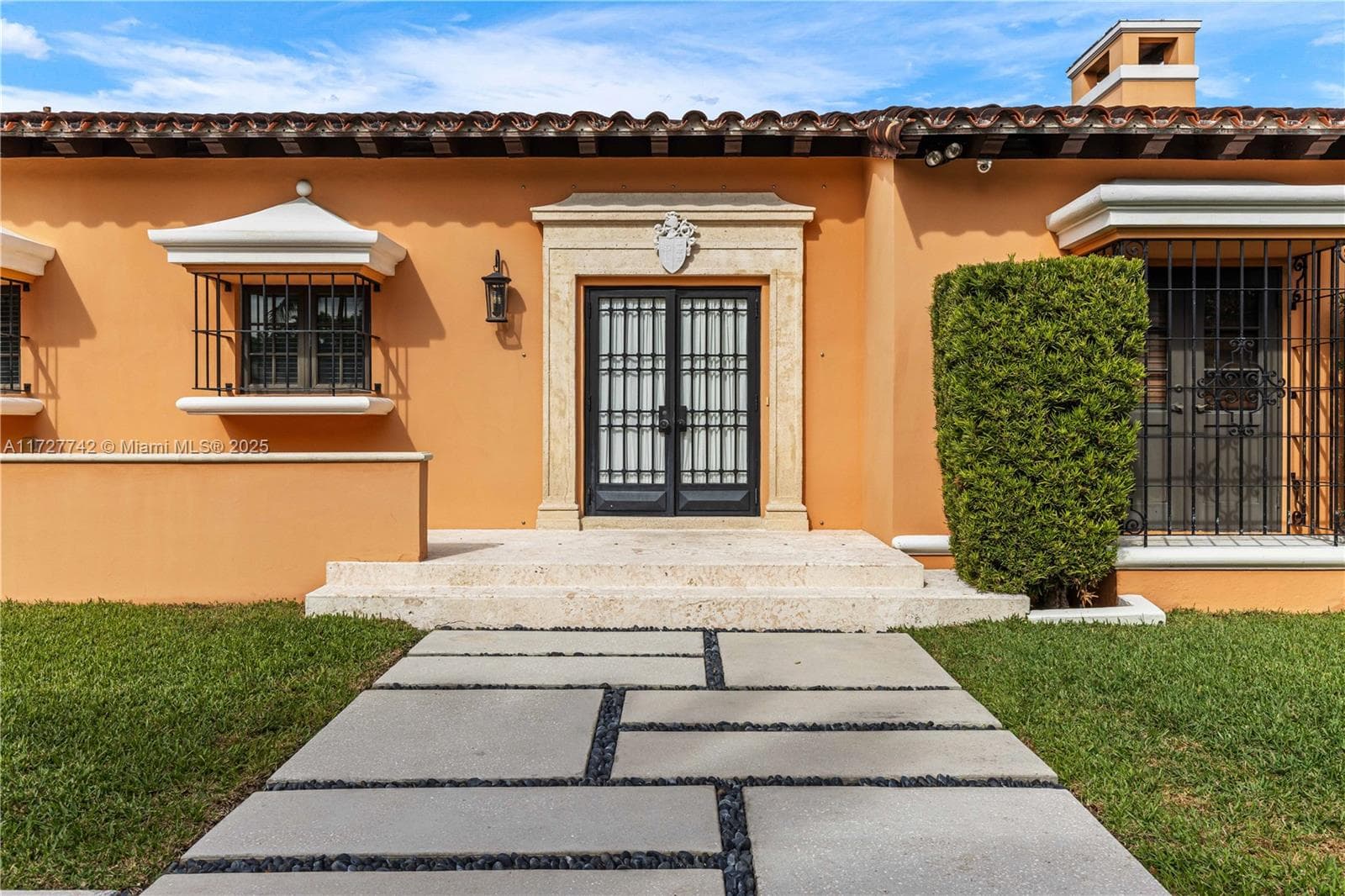 1181 Alhambra Cir photo 9