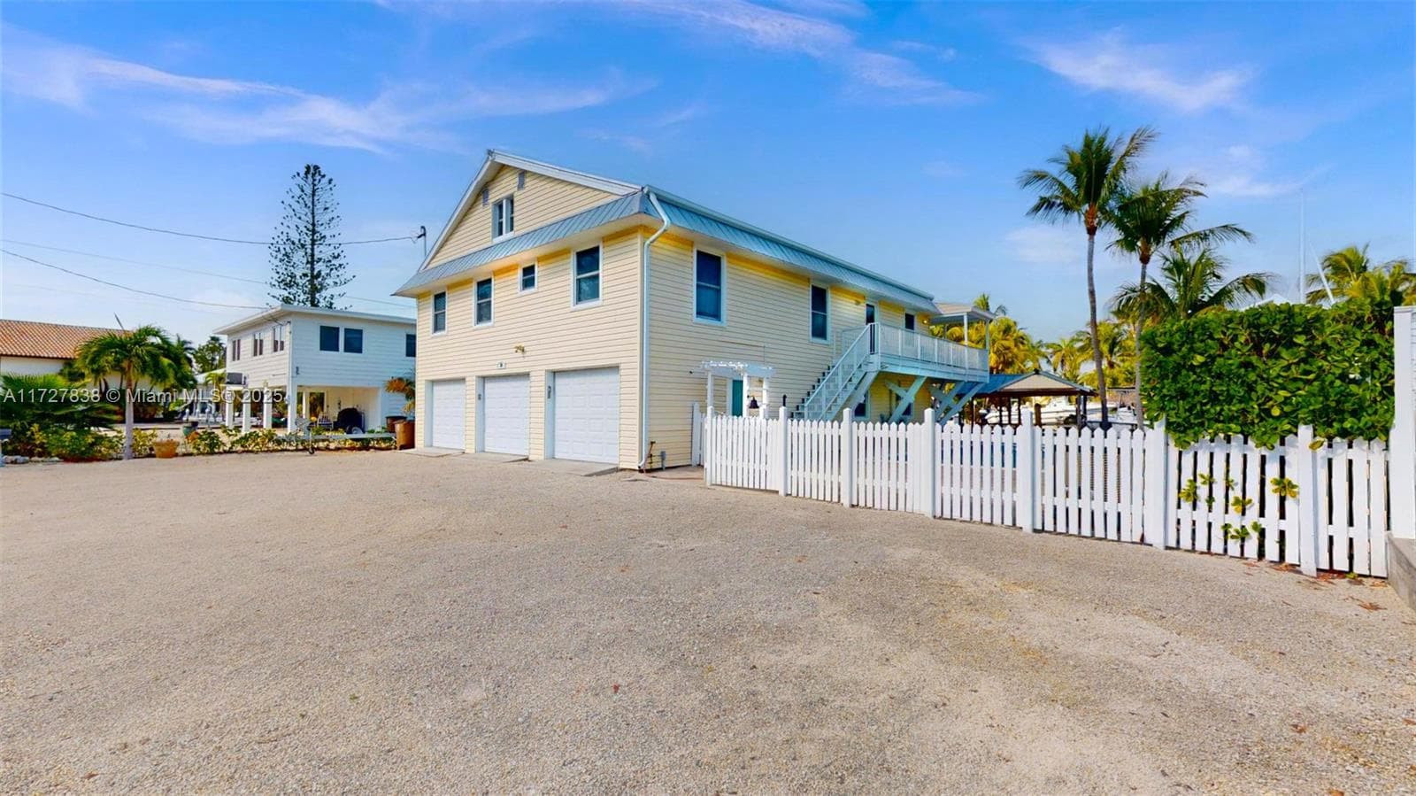 28 Center Ln 3