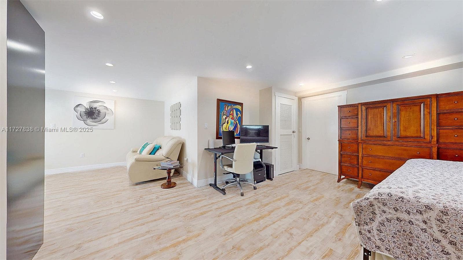 28 Center Ln 5