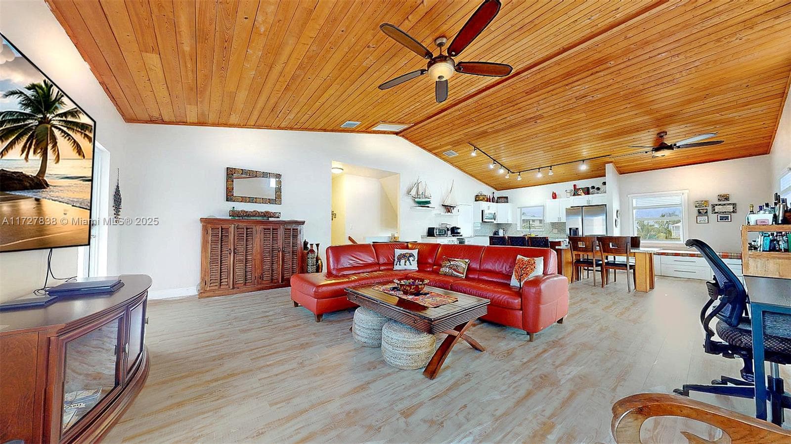 28 Center Ln photo 21