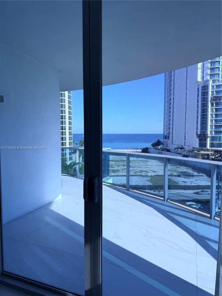 17550 Collins Ave 601 photo 8