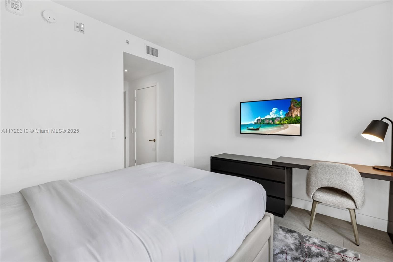 4010 Ocean Dr R1601 photo 23