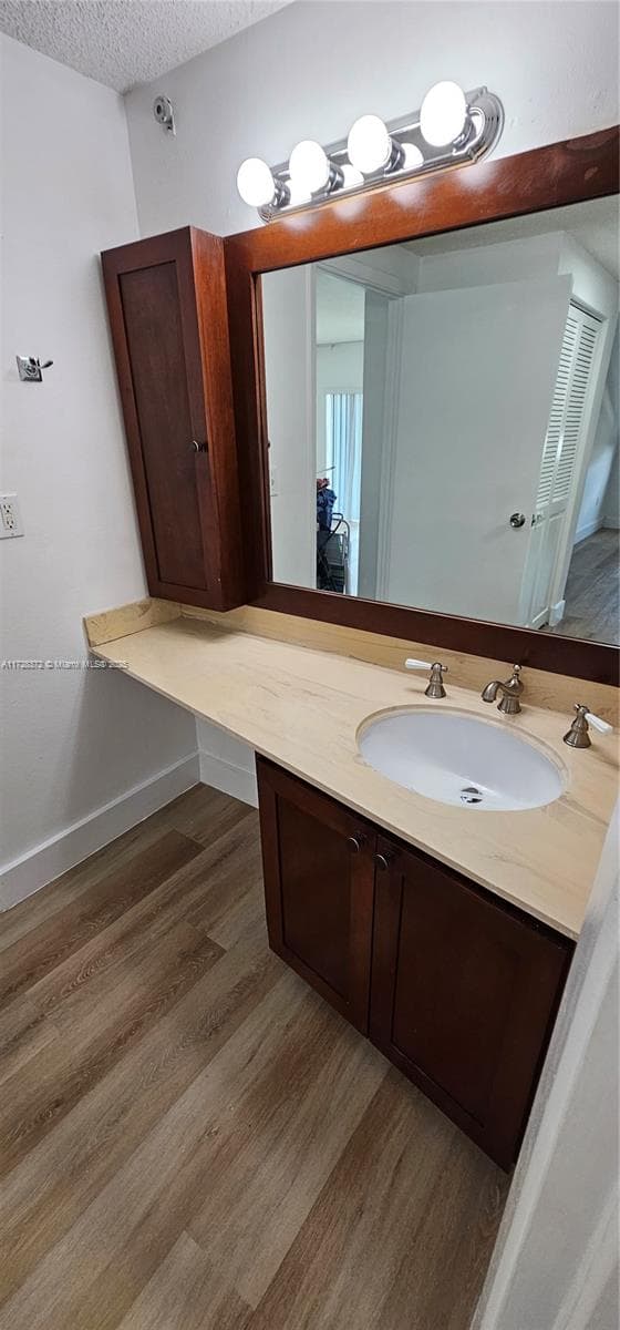 500 Bayview Dr 1117 photo 14