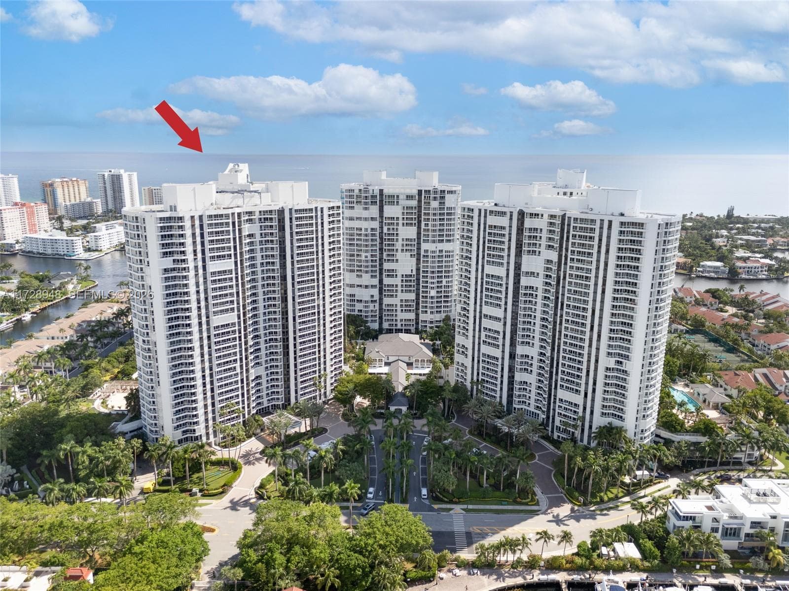 21205 Yacht Club Dr 805 photo 2