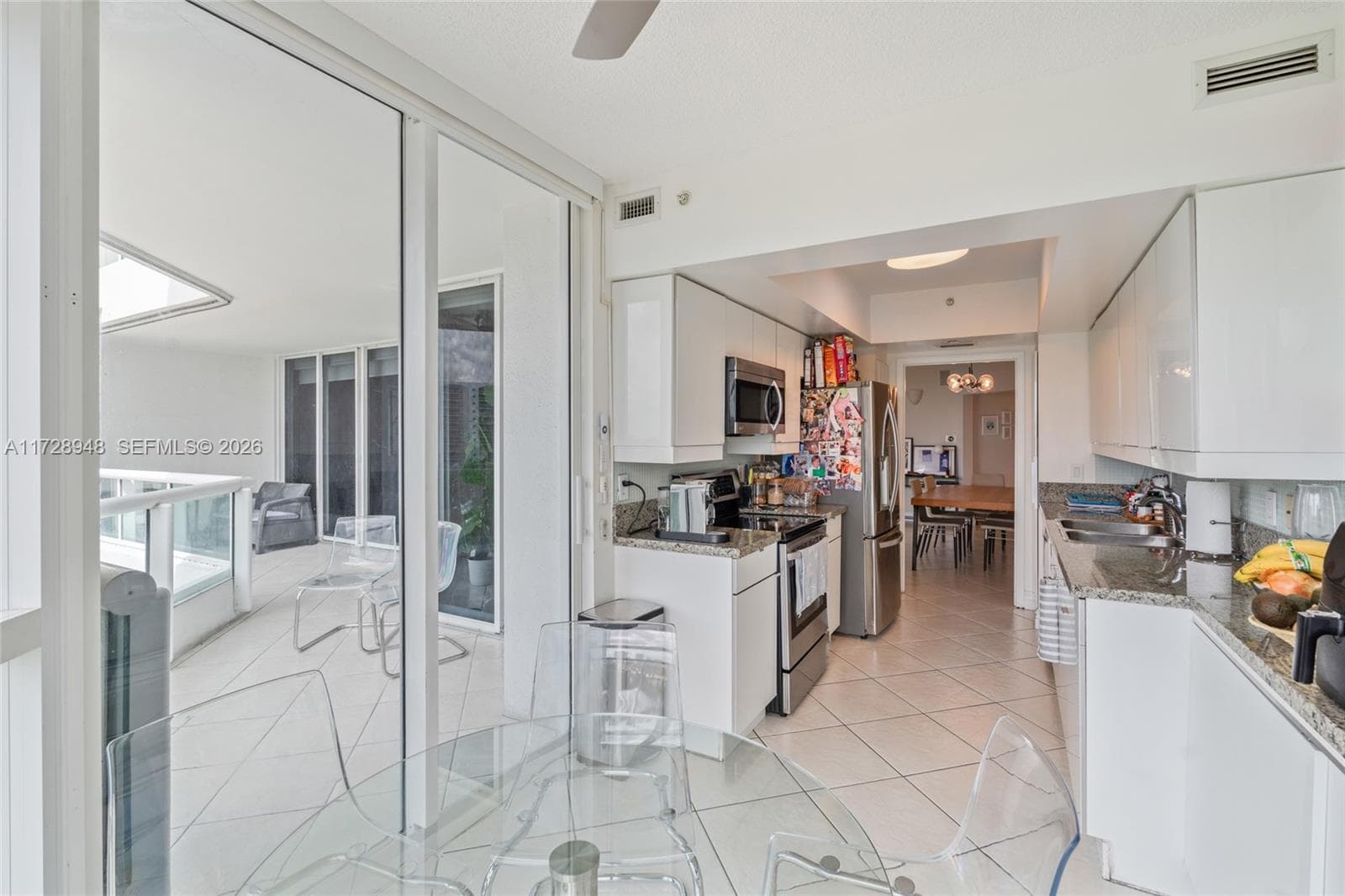 21205 Yacht Club Dr 805 photo 12