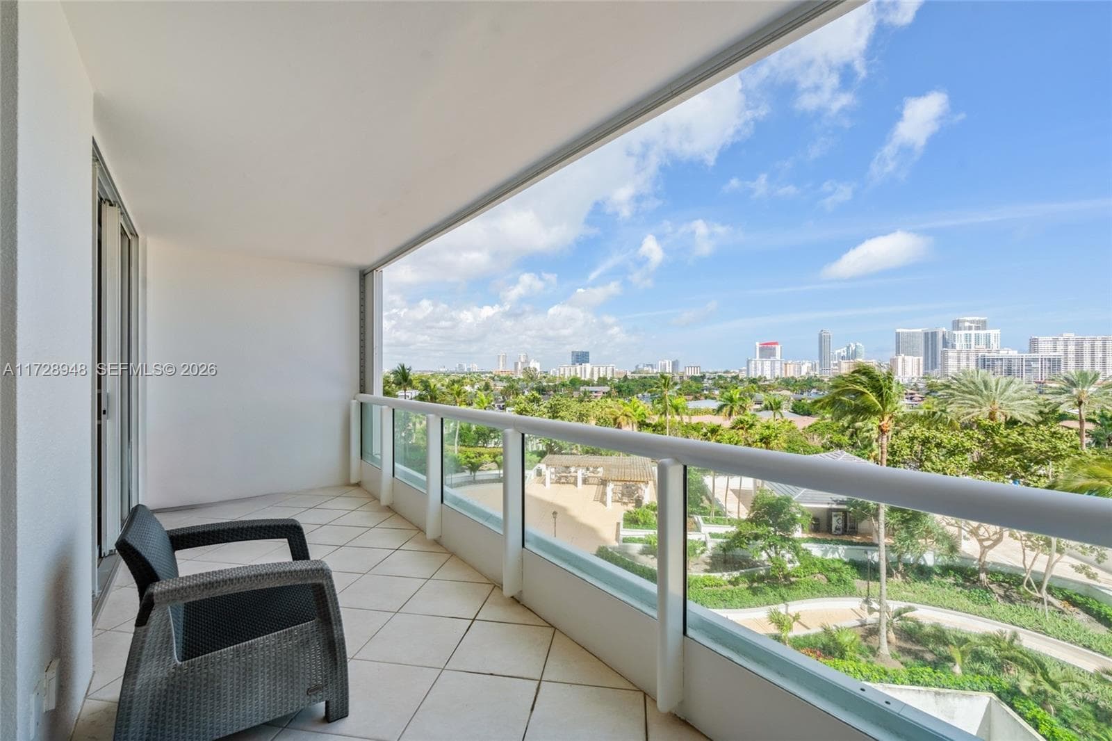 21205 Yacht Club Dr 805 photo 24