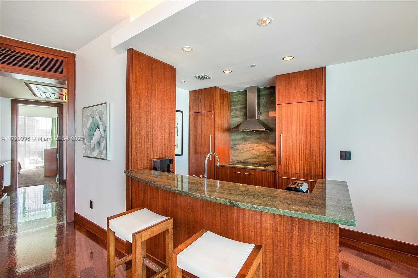 10295 Collins Ave 1612/1613 photo 8