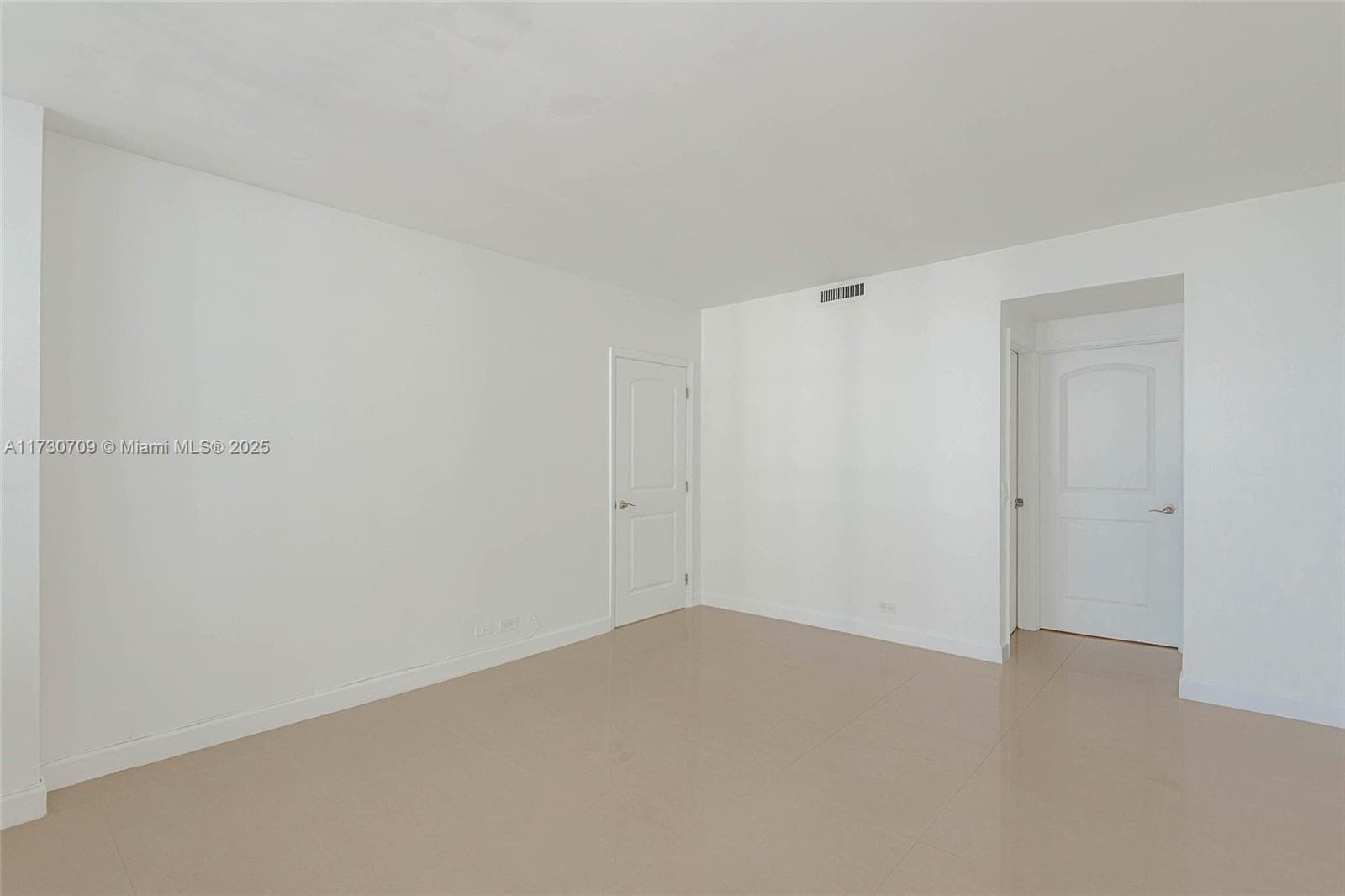 3505 S Ocean Dr 1411 photo 23