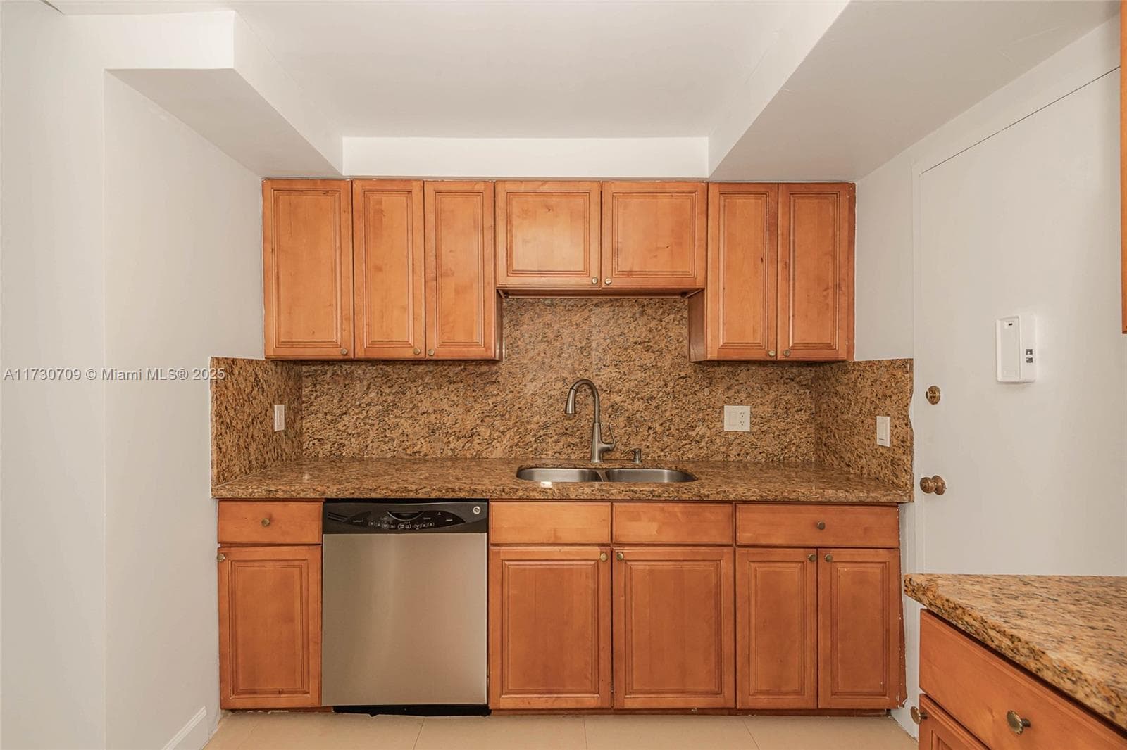 3505 S Ocean Dr 1411 photo 18