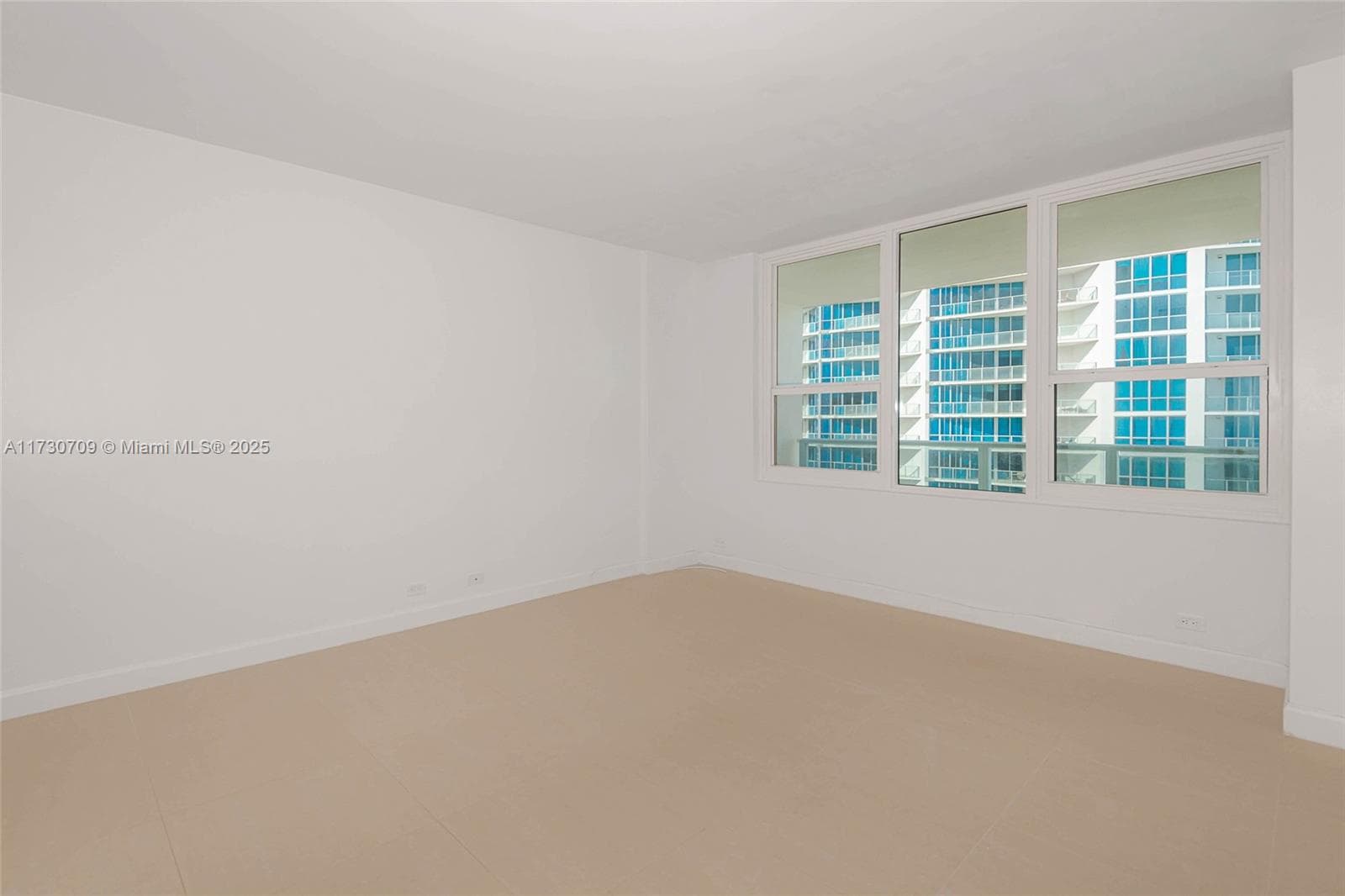 3505 S Ocean Dr 1411 photo 19