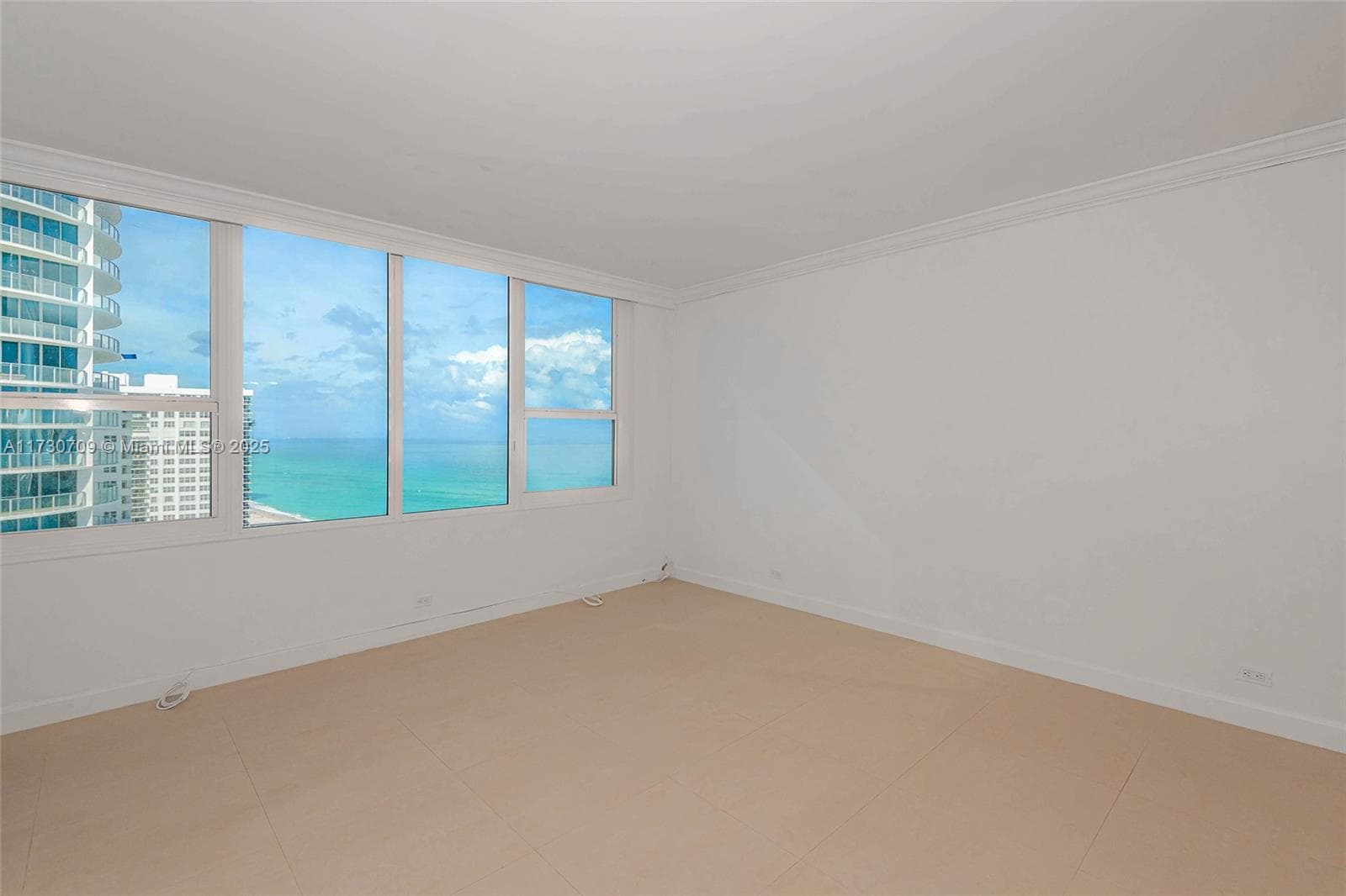 3505 S Ocean Dr 1411 photo 4