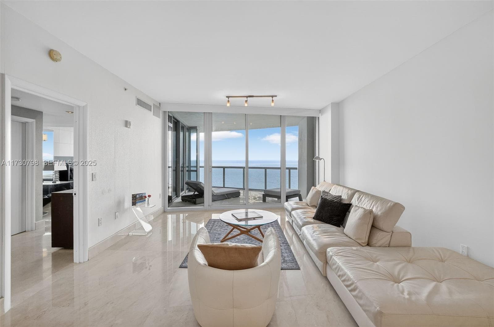 17121 Collins Ave 1