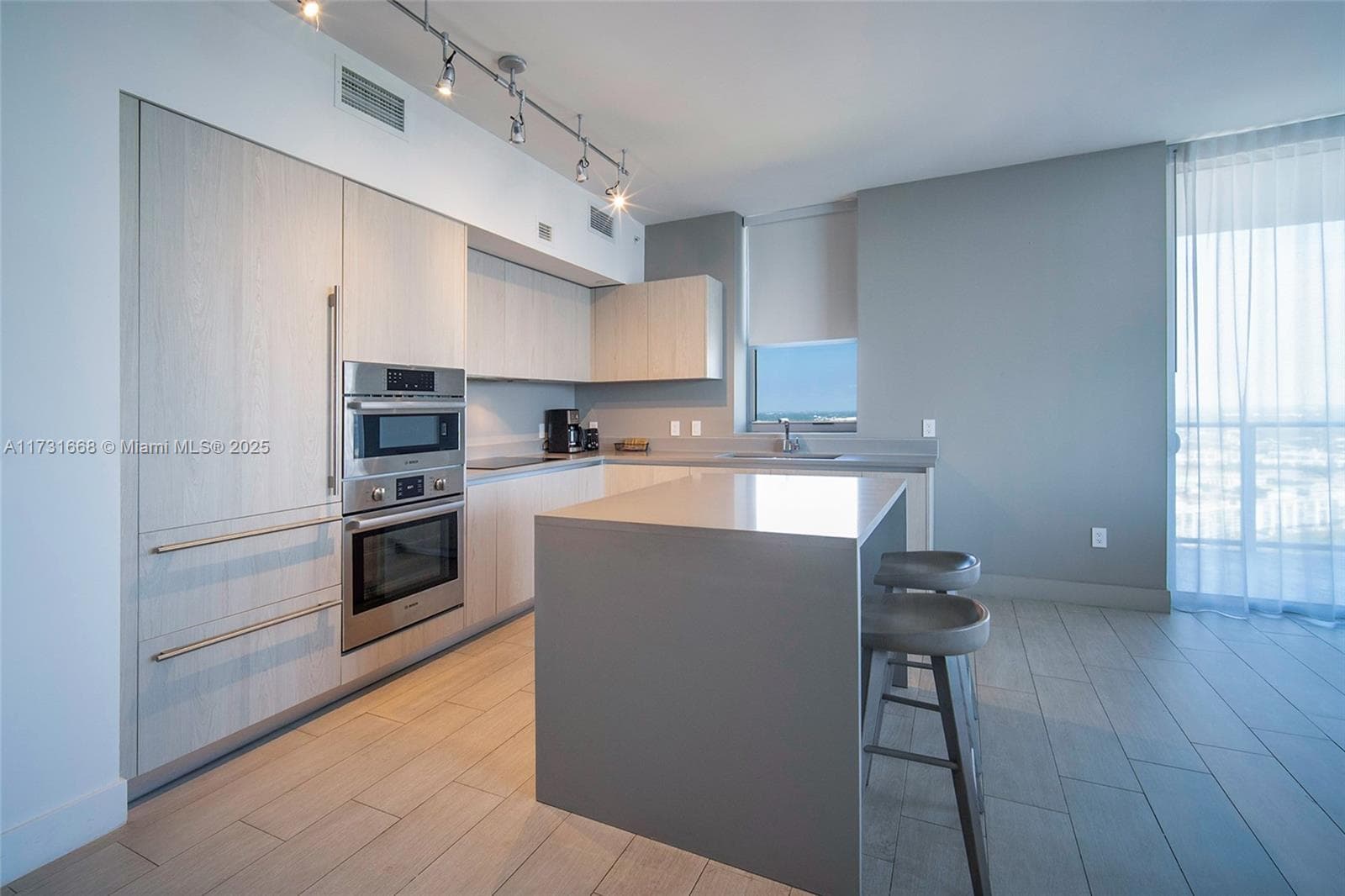 4010 Ocean Dr T3502 photo 8