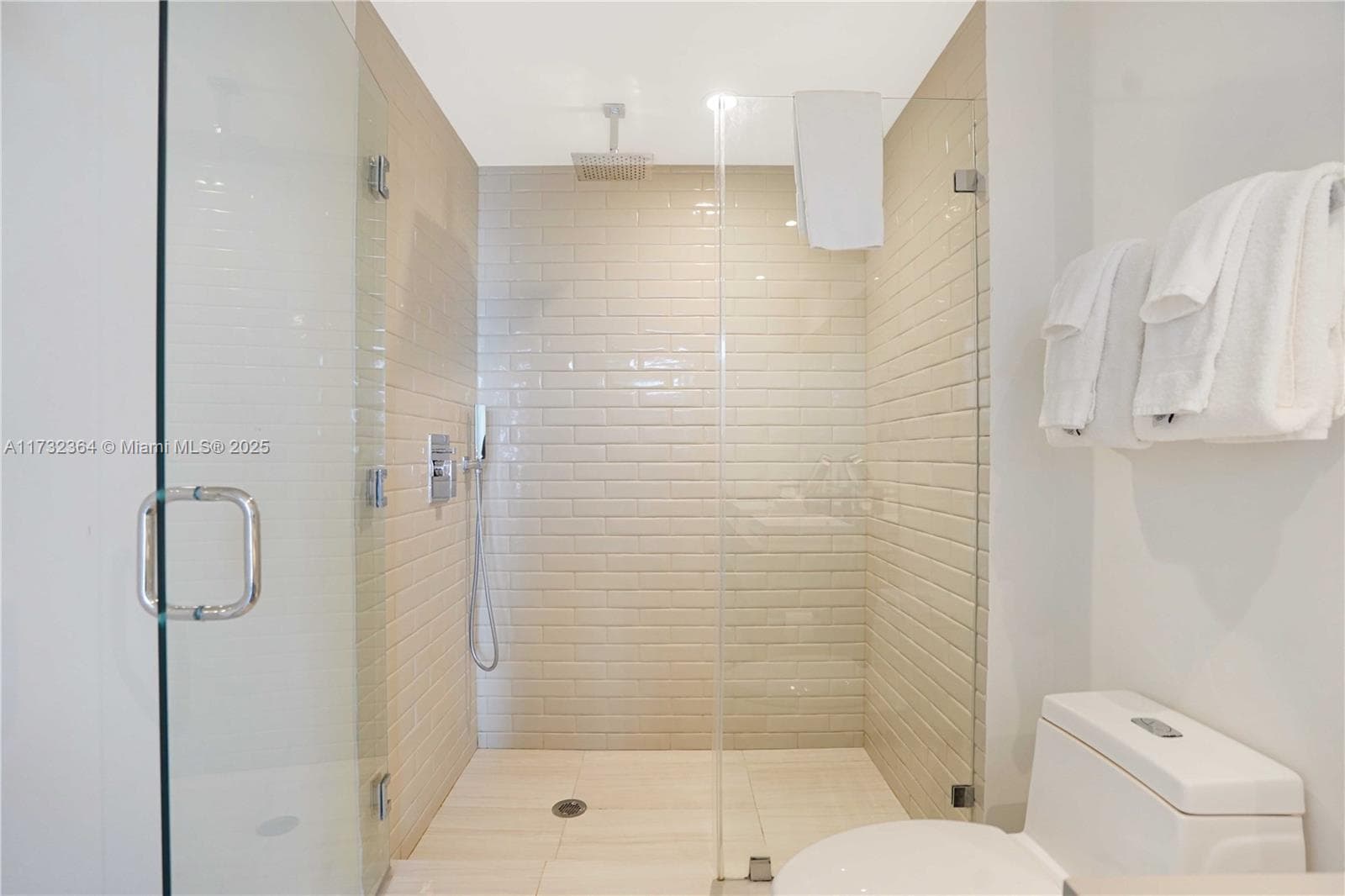 4010 Ocean Dr R2604 photo 23