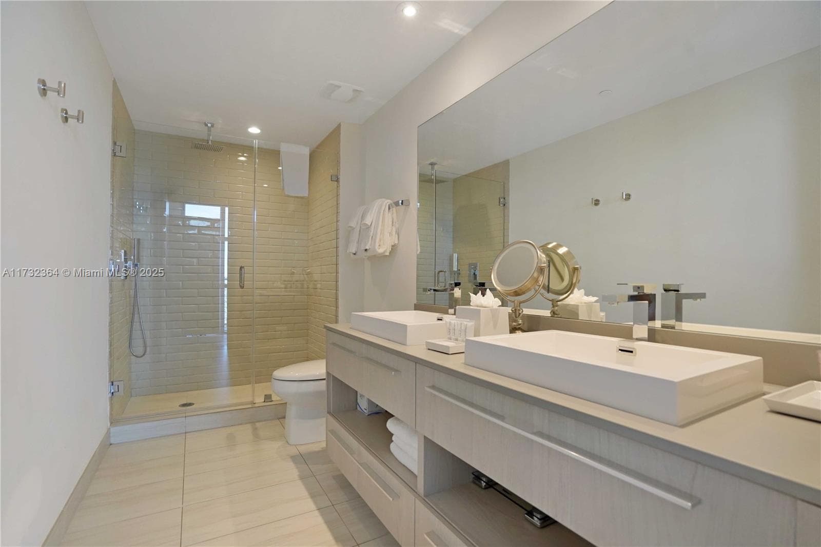 4010 Ocean Dr R2604 photo 22