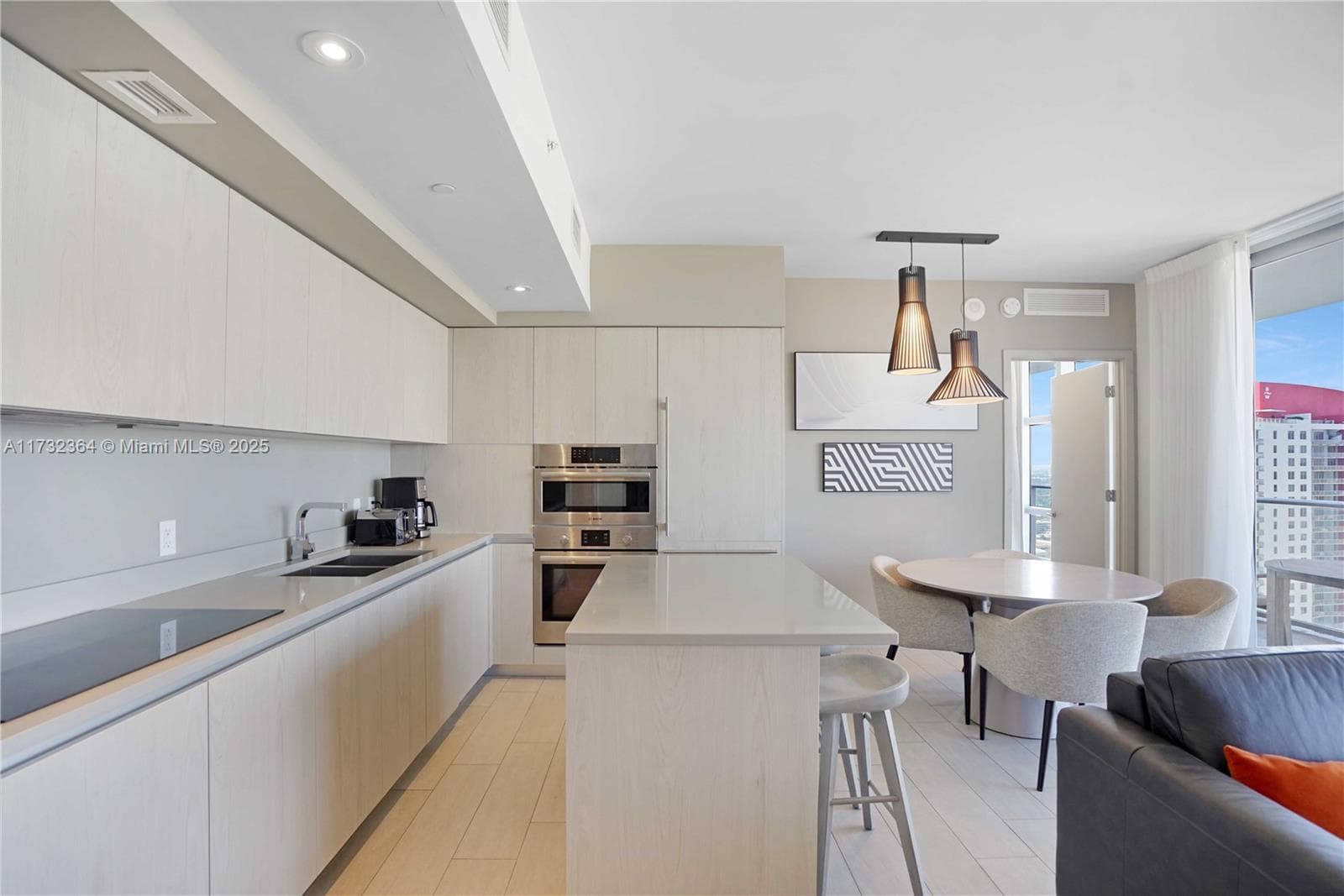 4010 Ocean Dr 5