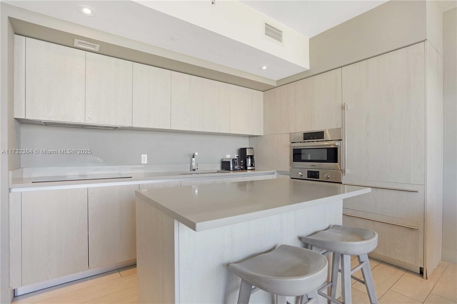 4010 Ocean Dr R2604 photo 14